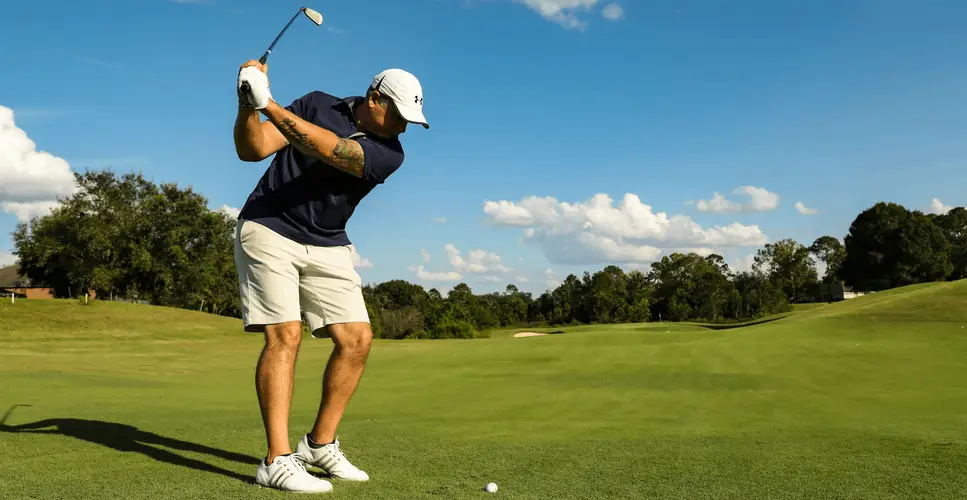 Tips Bermain Golf di Lapangan Berbukit